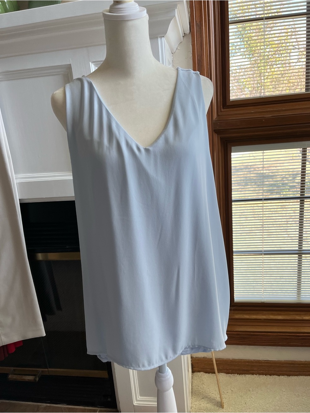 Ann Taylor Pale Hydrangea V-Neck Sleeveless Blouse